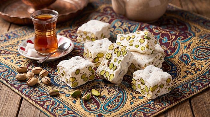 عکس گز پسته‌ای سنتی